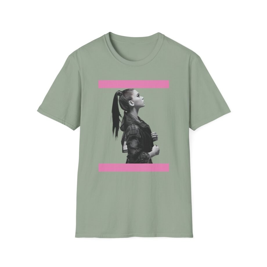 Hailee Steinfeld Pretty in Pink Unisex Softstyle T-Shirt